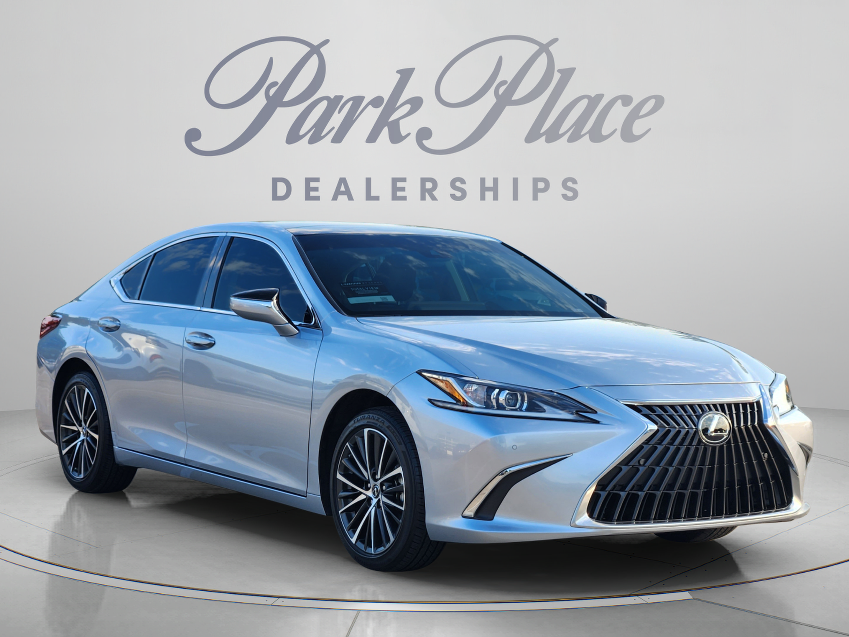 Certified 2025 Lexus ES 350 w/ Premium Package FWD image 4