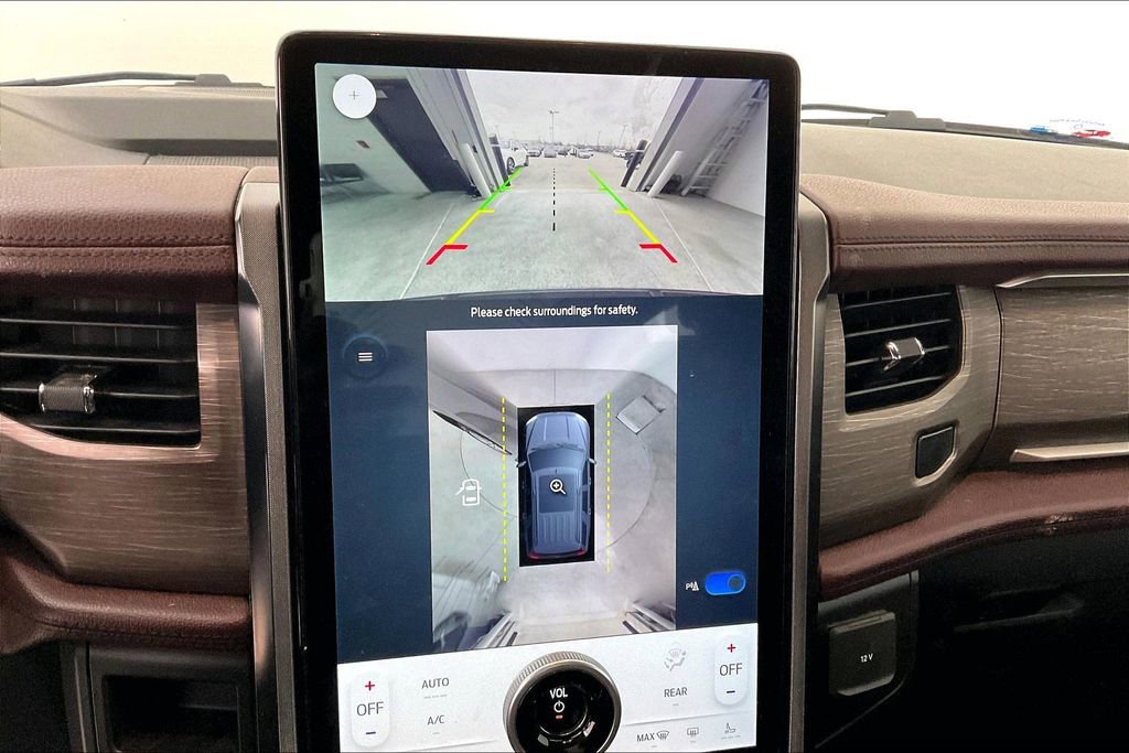 Used 2022 Ford Expedition Limited image 25