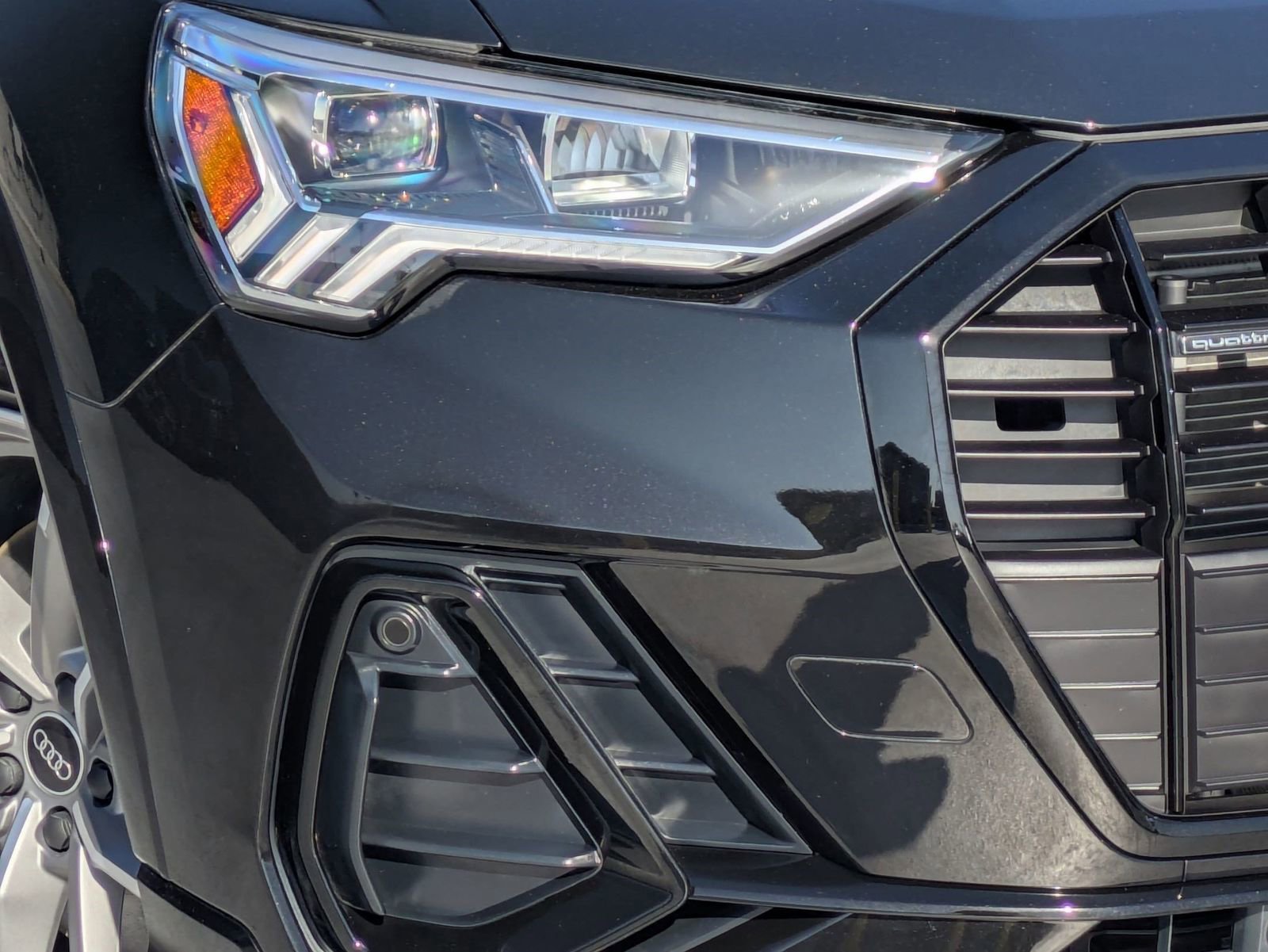 Used 2023 Audi Q3 2.0T Premium w/ Black Optic Sport Package image 24