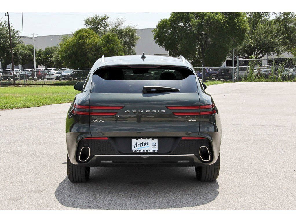 Used 2025 Genesis GV70 2.5T AWD/4WD image 4