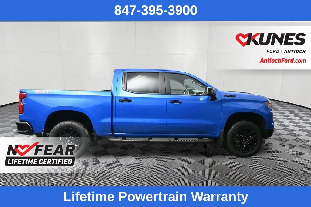 Used 2025 Chevrolet Silverado 1500 LT Trail Boss w/ LPO, Dark Essentials Package AWD/4WD image 2