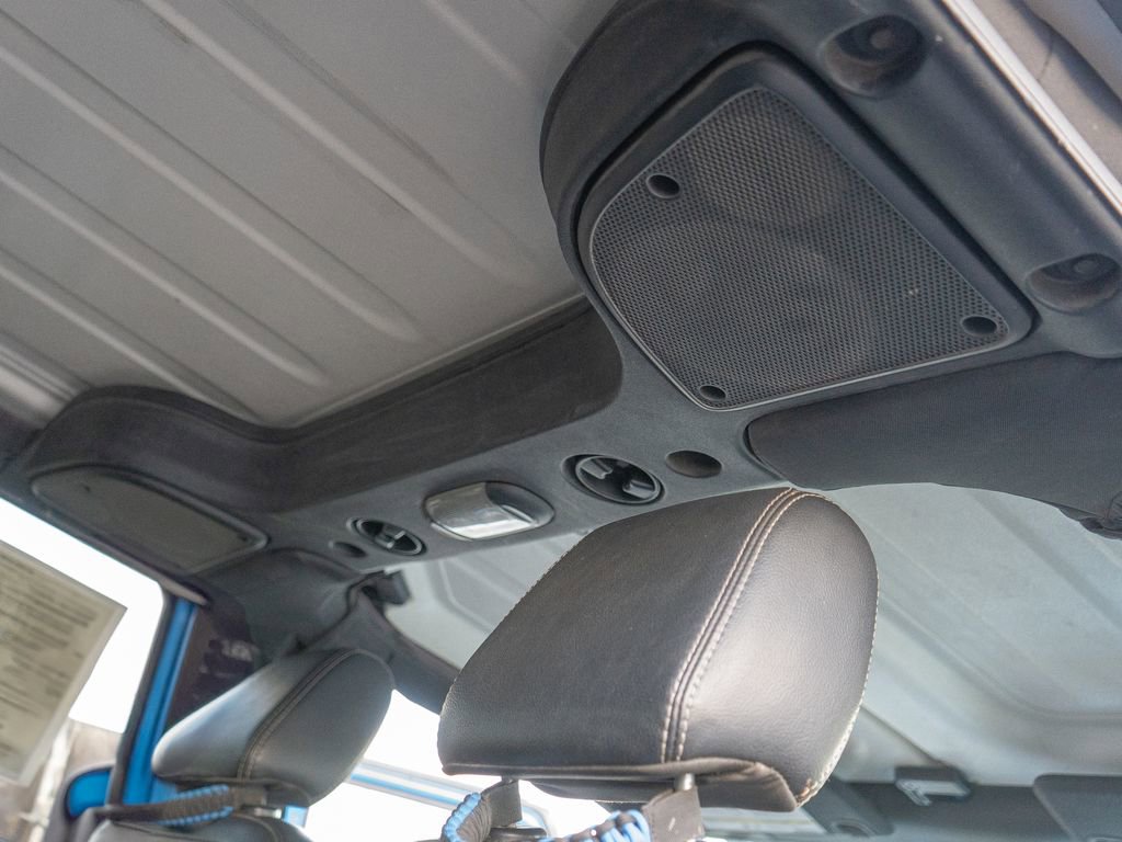 Used 2016 Jeep Wrangler Unlimited Sahara w/ Dual Top Group image 25