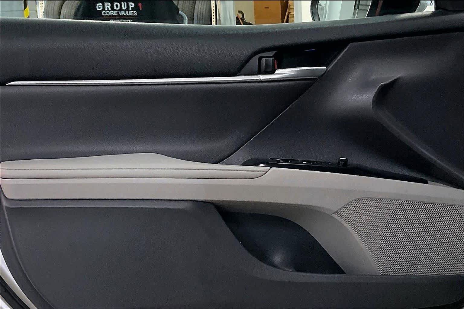 Used 2019 Toyota Camry XLE FWD image 22