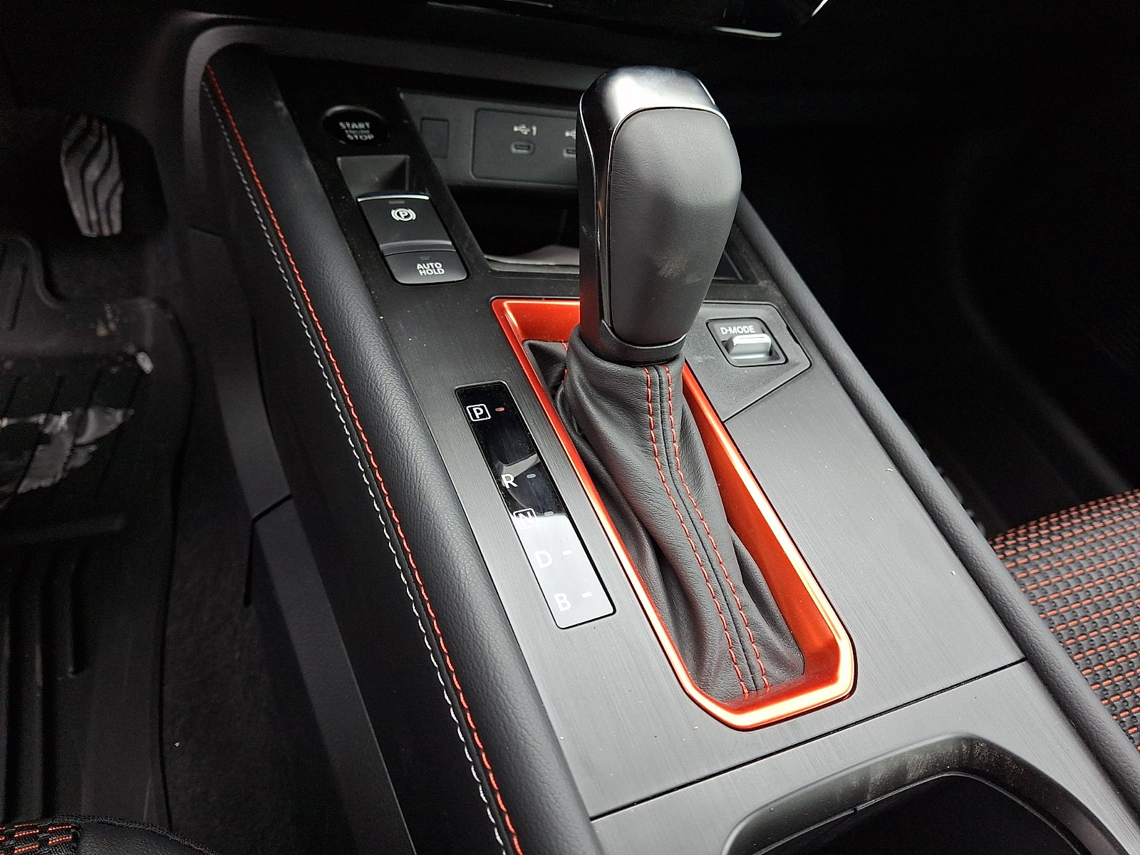 New 2026 Nissan Kicks SR w/ Cold Weather Package AWD/4WD image 8