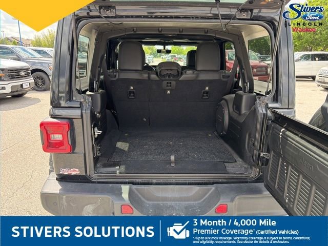Used 2018 Jeep Wrangler Unlimited Sahara w/ Dual Top Group AWD/4WD image 10