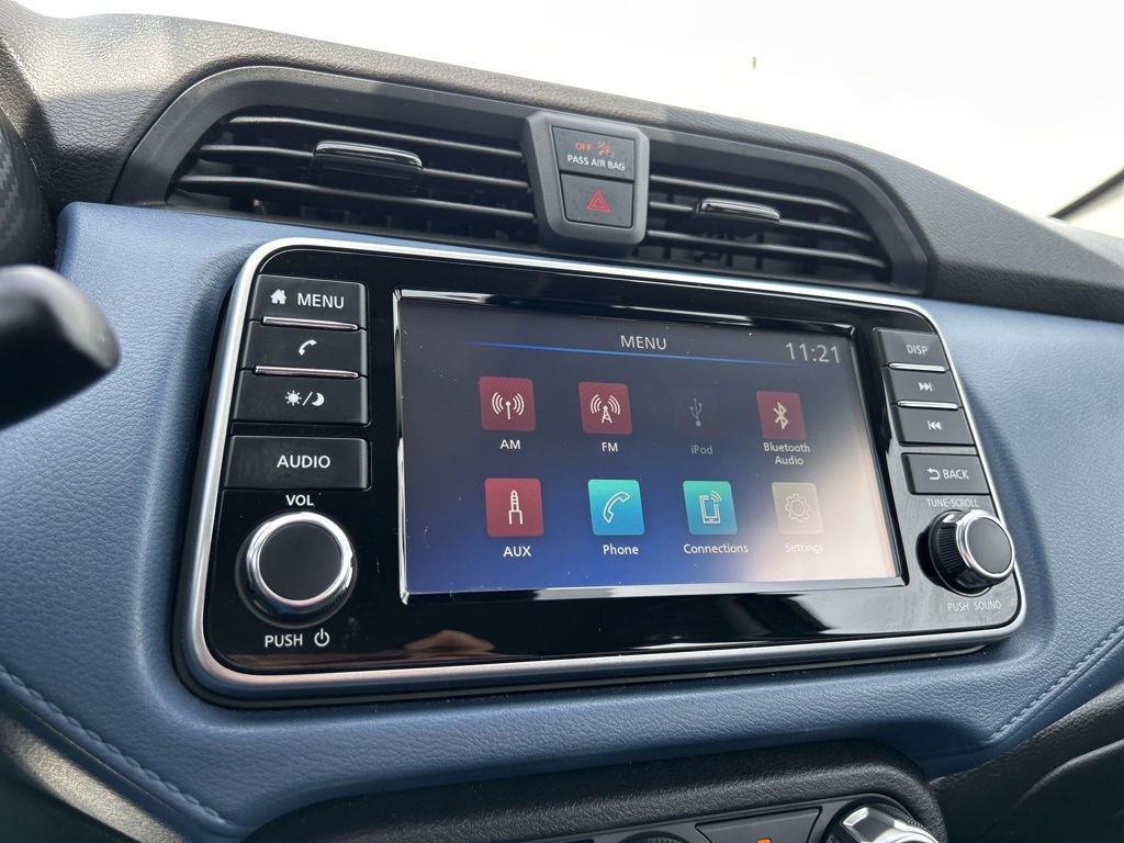 Used 2025 Nissan Versa SV FWD image 18