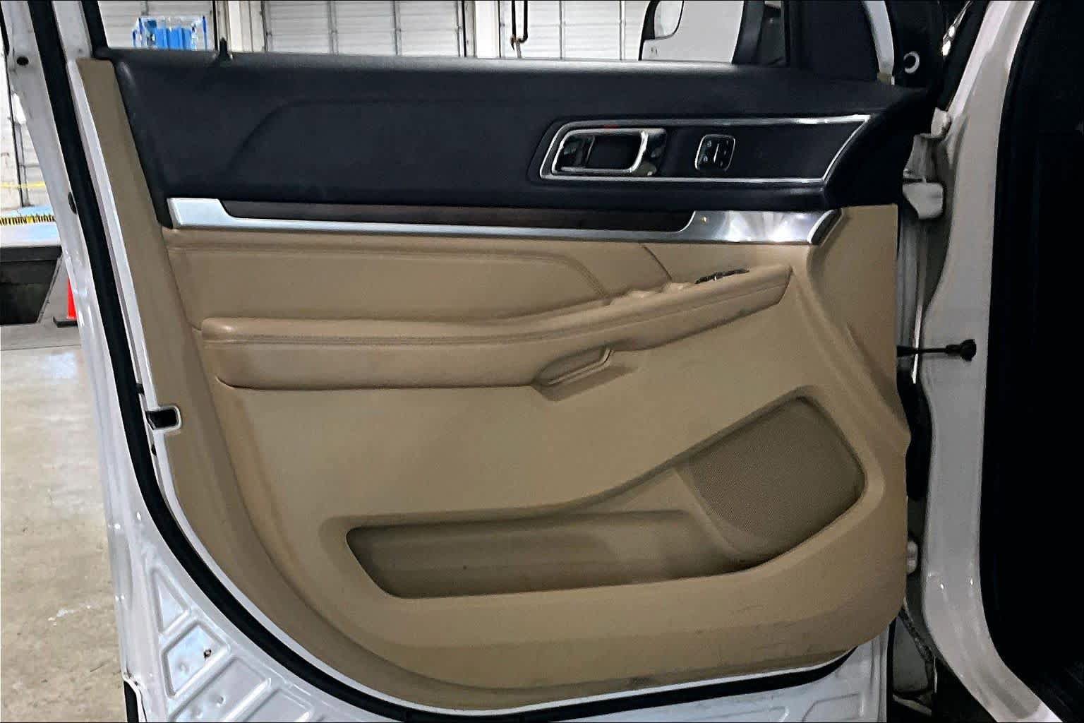Used 2017 Ford Explorer Limited FWD image 21