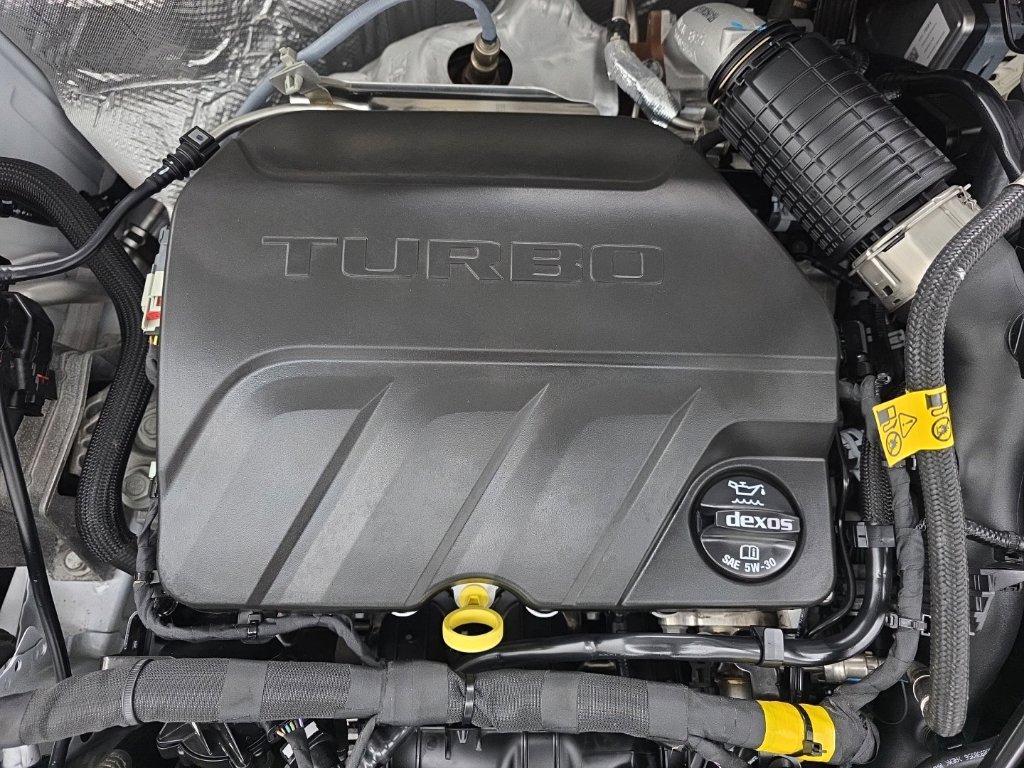 Used 2024 Chevrolet Trax LS FWD image 20