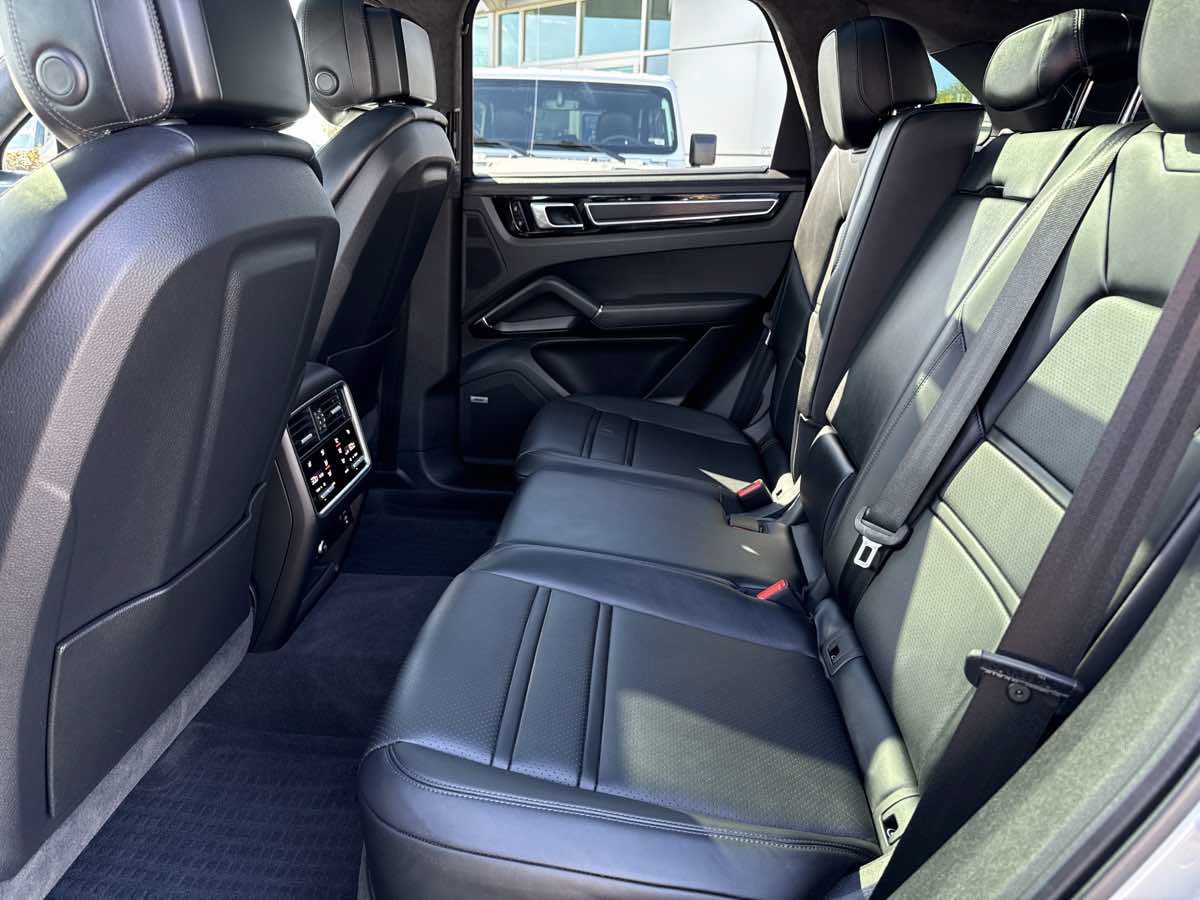 Used 2021 Porsche Cayenne GTS AWD/4WD image 16