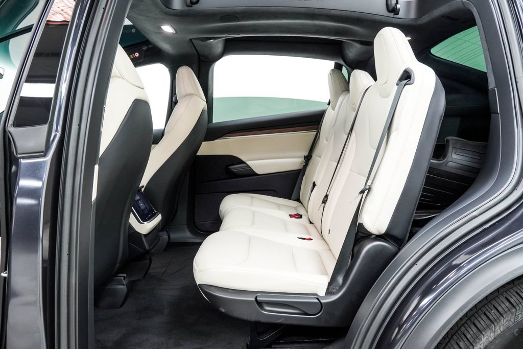 Used 2025 Tesla Model X AWD/4WD image 19