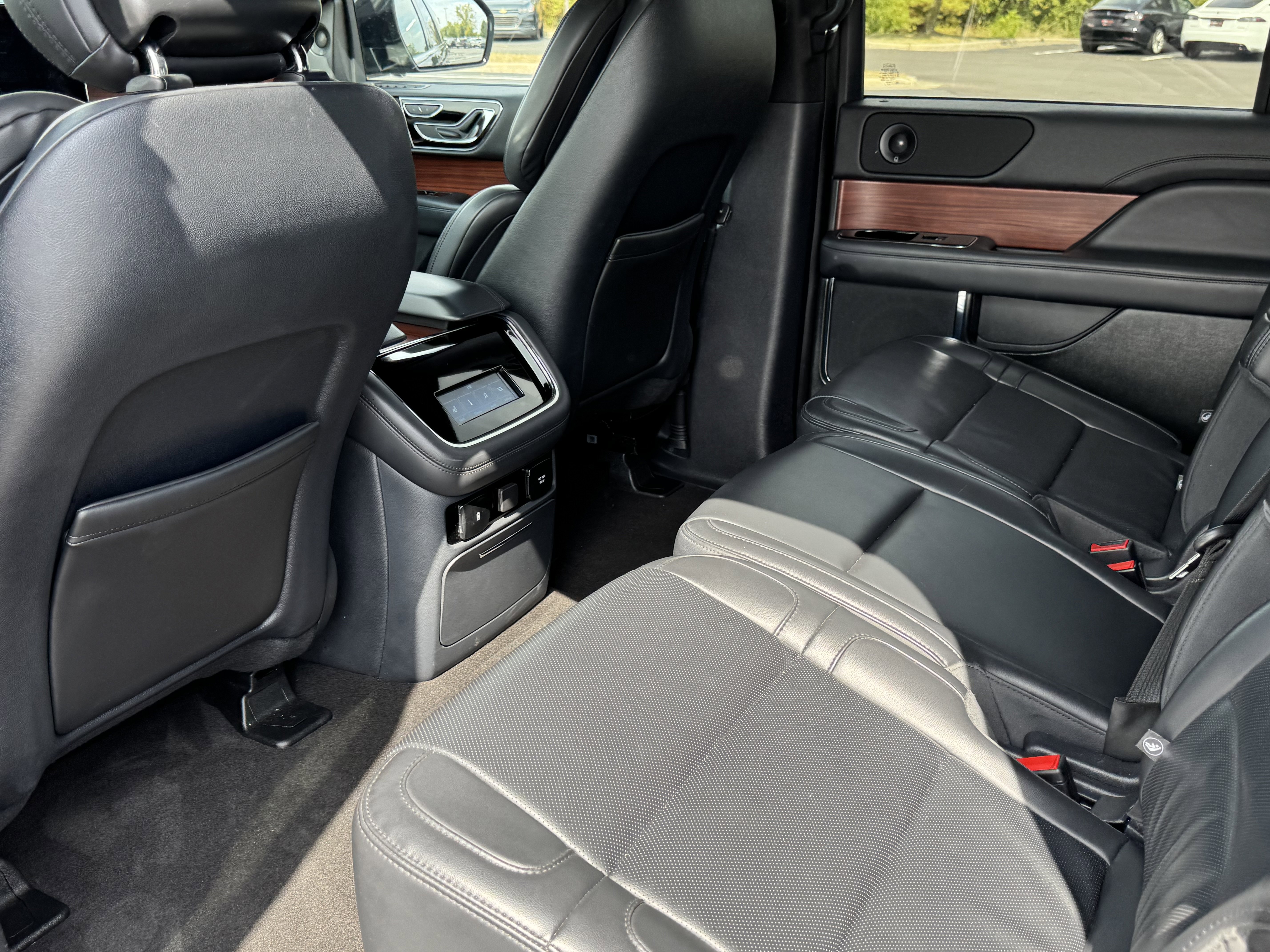 Used 2024 Lincoln Navigator L 4WD image 18