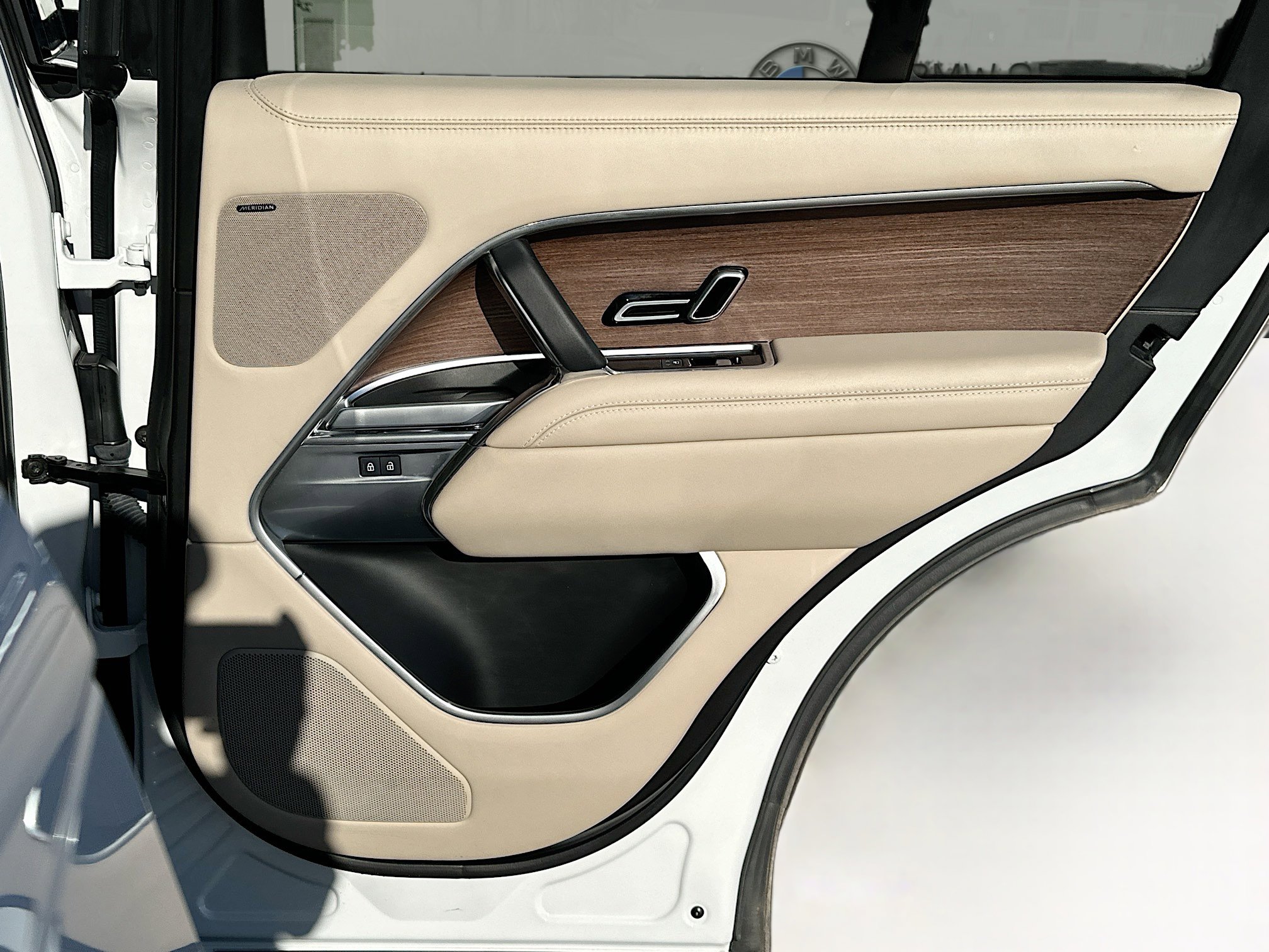 Used 2024 Land Rover Range Rover SE image 32