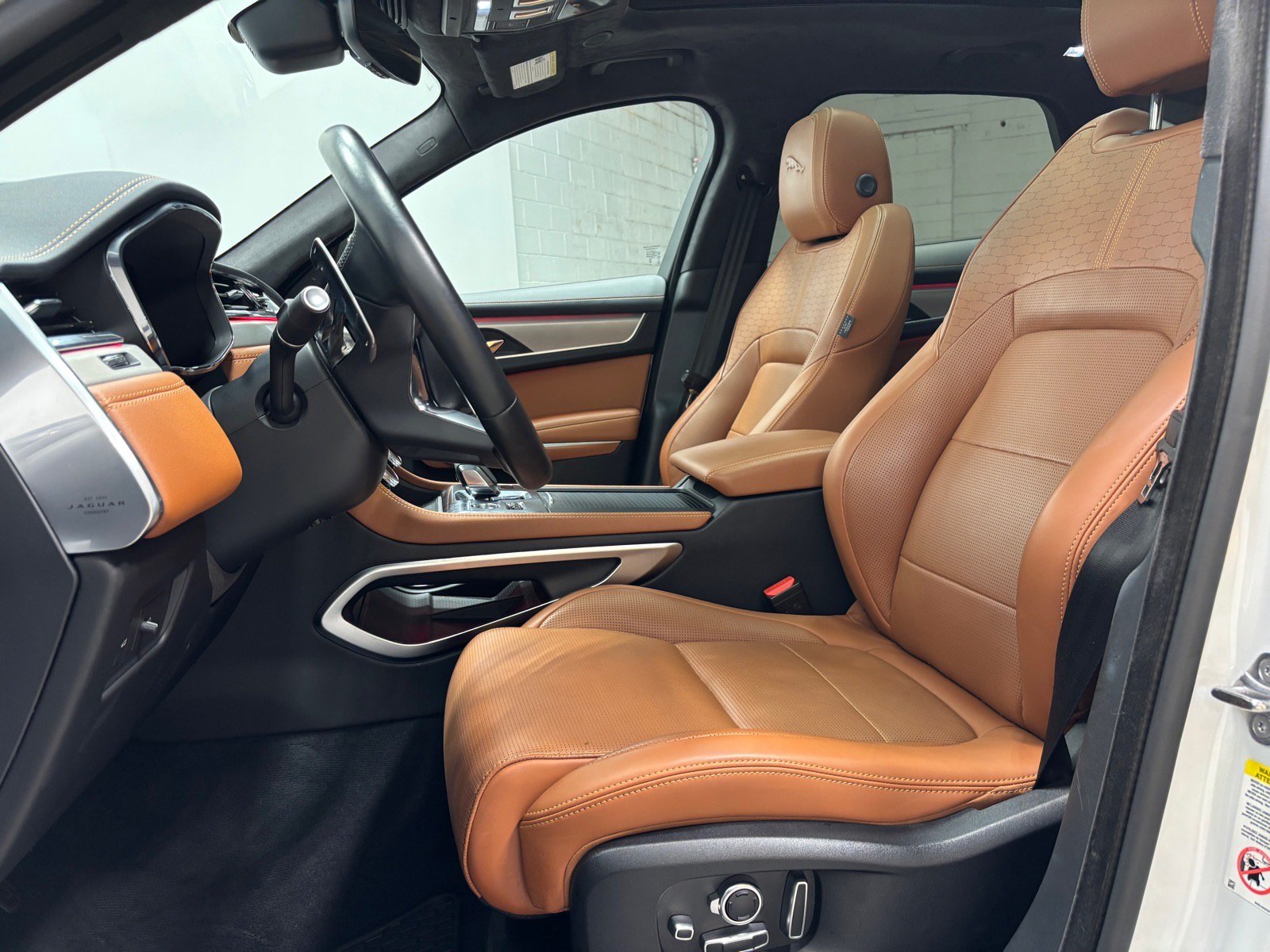 New 2025 Jaguar F-PACE R-Dynamic S AWD/4WD image 24