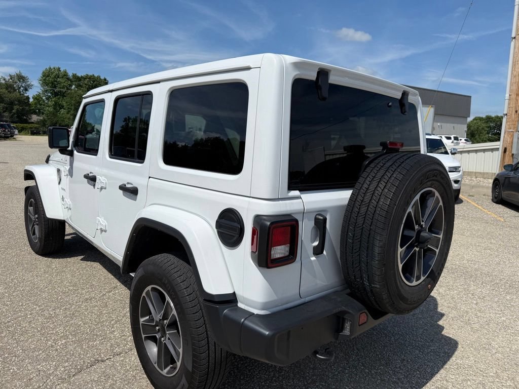 Used 2023 Jeep Wrangler Unlimited Sahara AWD/4WD image 37