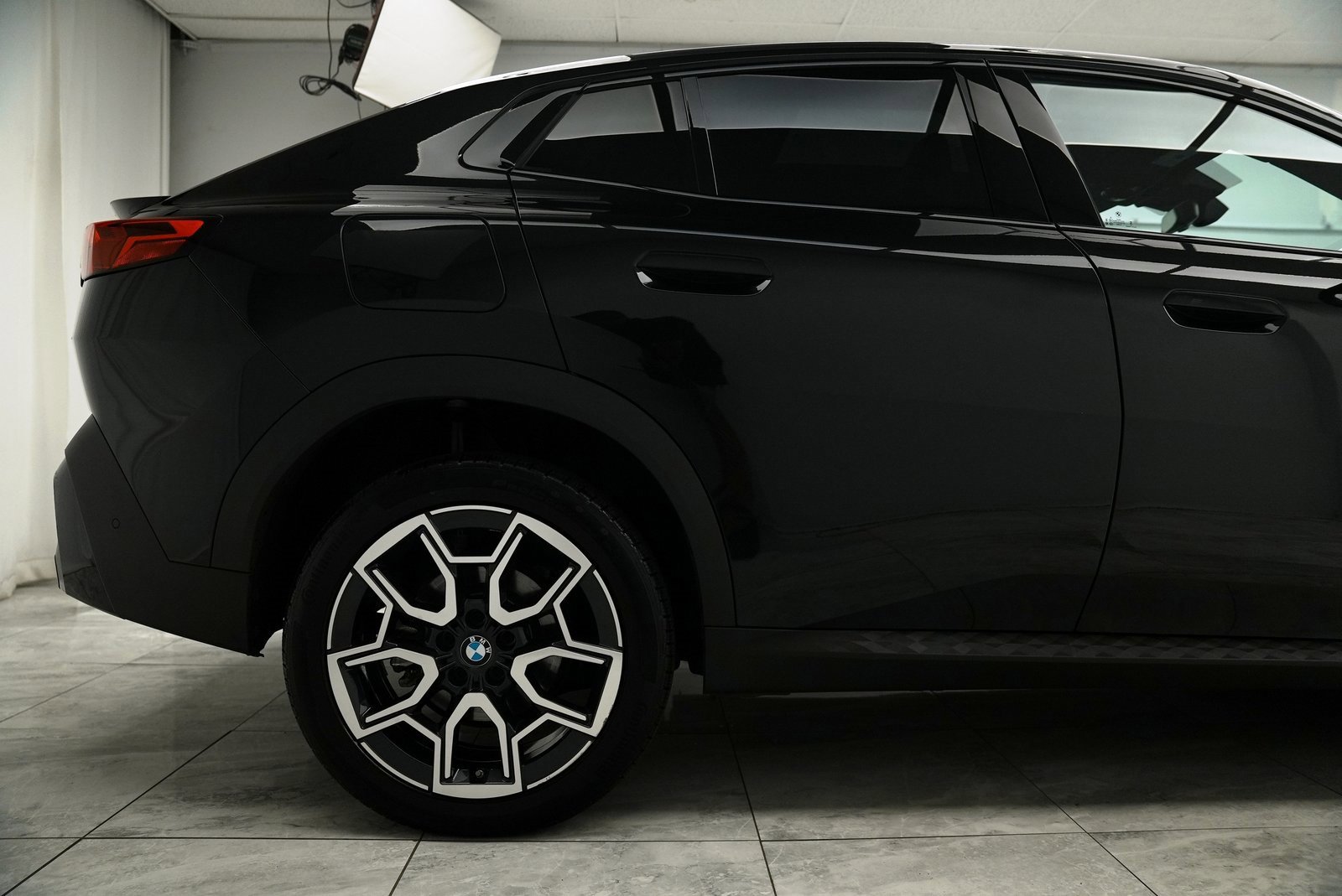 Used 2025 BMW X2 xDrive28i w/ Convenience Package image 12