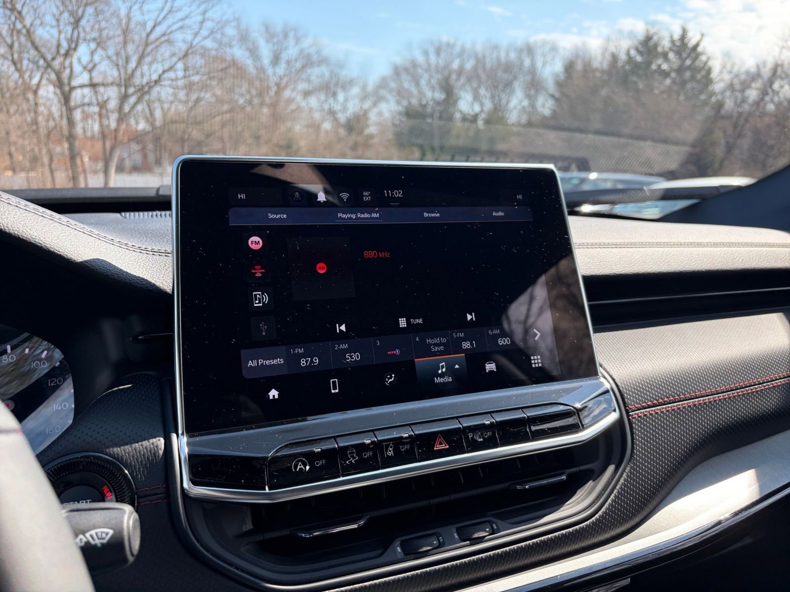 Used 2025 Jeep Compass Trailhawk image 20