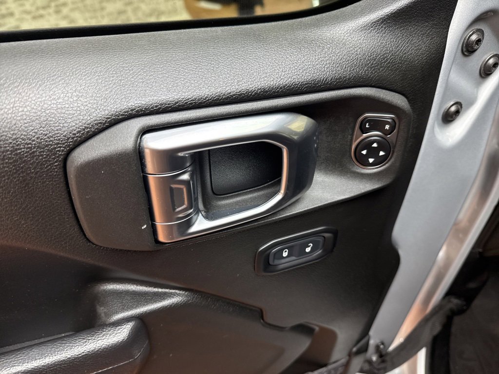 Used 2023 Jeep Wrangler Willys image 22