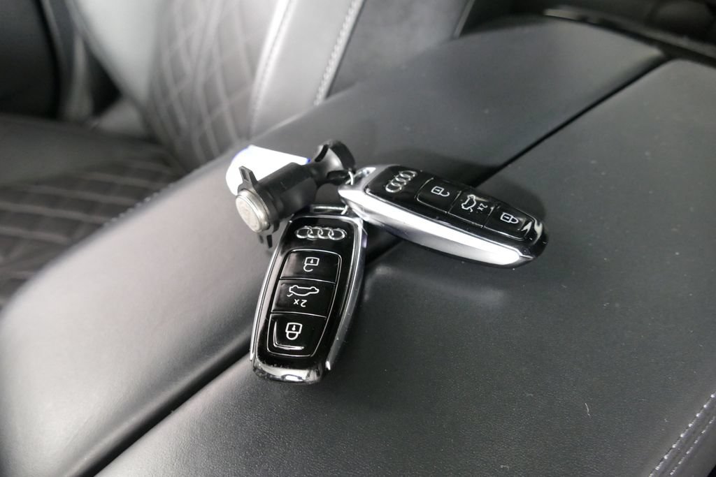 Used 2023 Audi S8 w/ S8 Executive Package AWD/4WD image 21