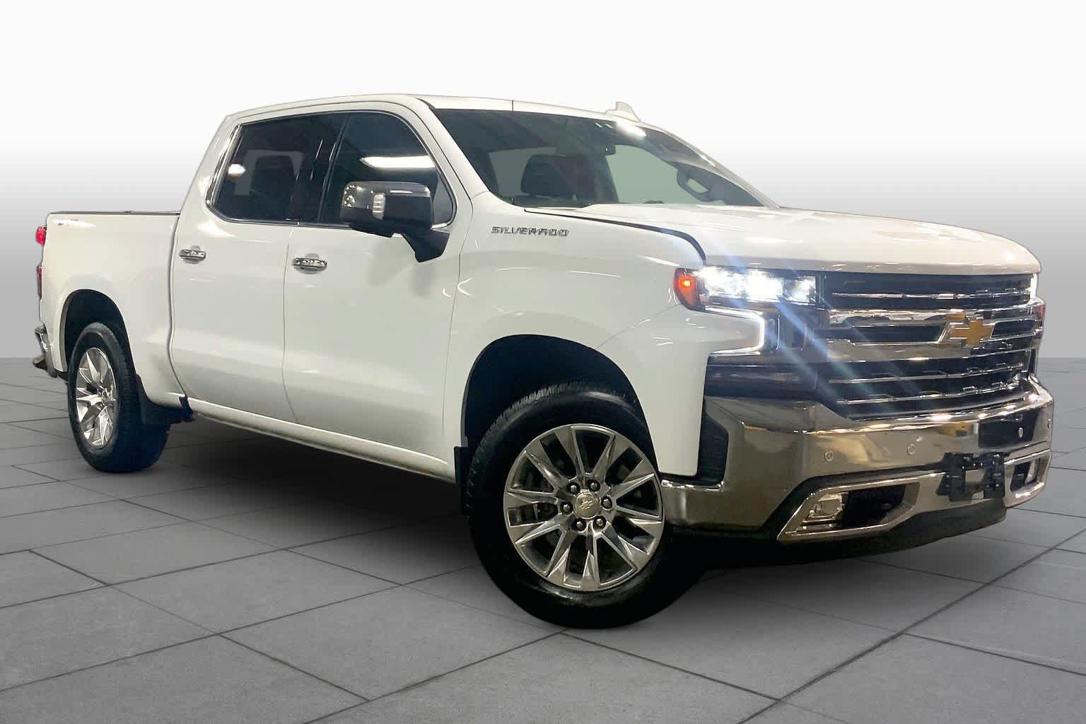 Used 2021 Chevrolet Silverado 1500 LTZ w/ LTZ Convenience Package II AWD/4WD image 3