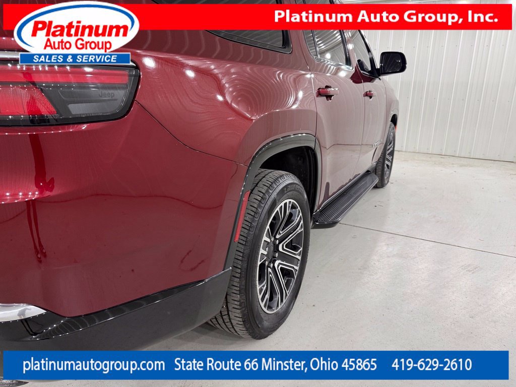 Used 2022 Jeep Wagoneer Series III AWD/4WD image 56