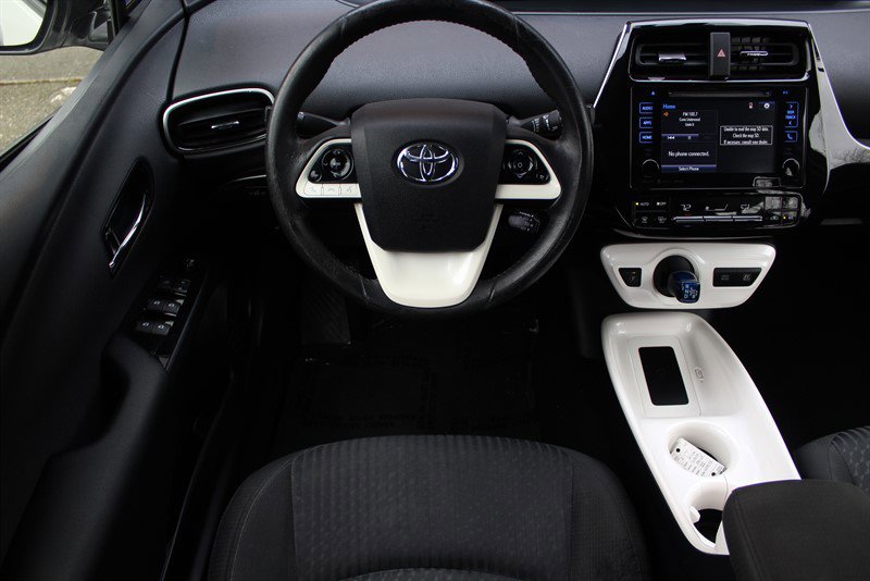 Used 2016 Toyota Prius Three image 2