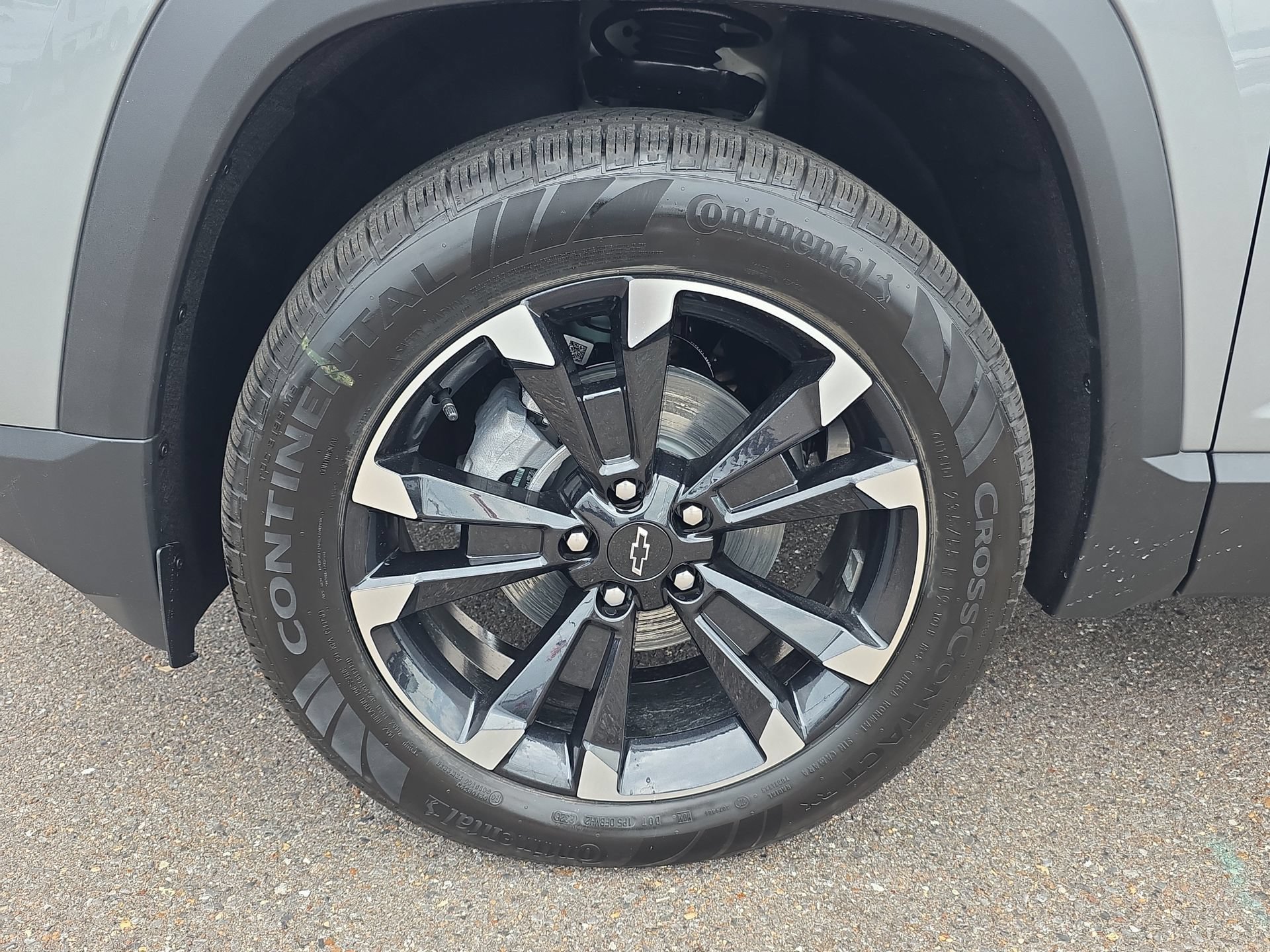 New 2027 Chevrolet Equinox RS w/ Safety and Technology Package AWD/4WD image 9