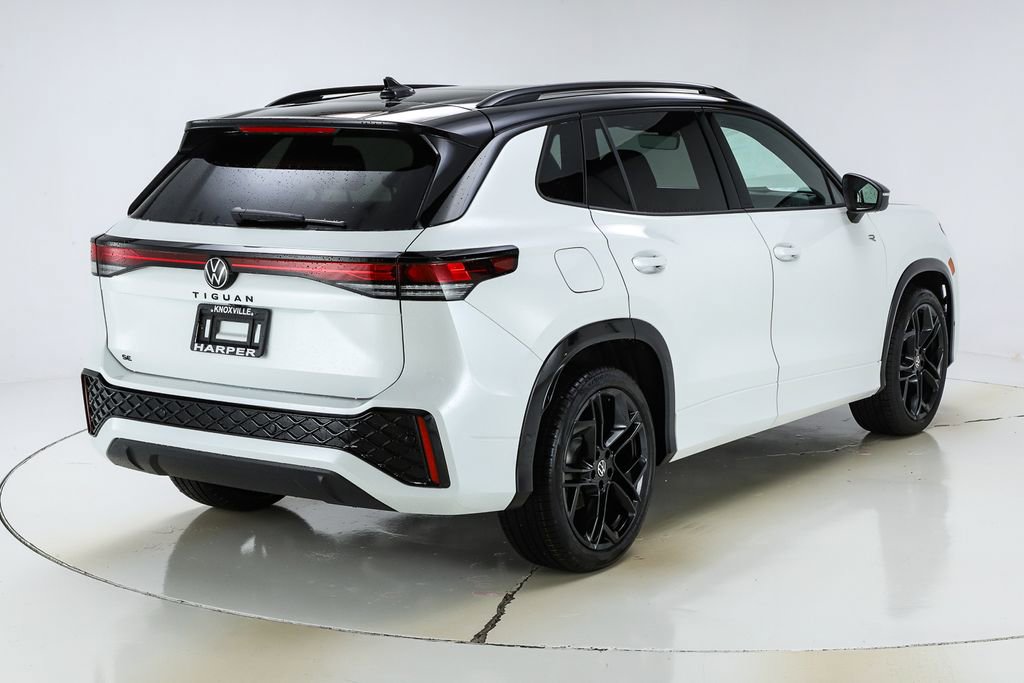 New 2026 Volkswagen Tiguan SE R-Line image 9