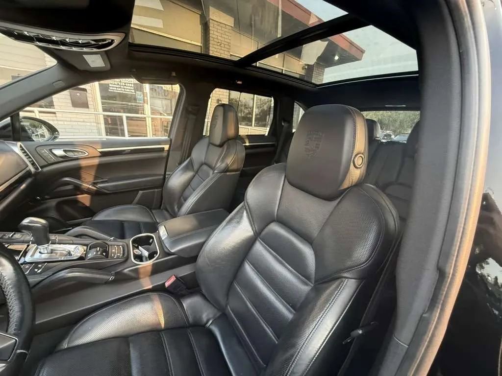 Used 2016 Porsche Cayenne Turbo S Sport Utility 4D w/ Premium Plus Package AWD/4WD image 12