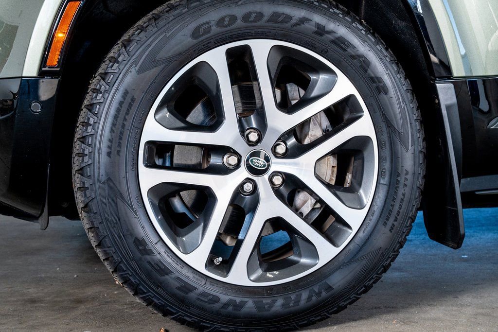 Used 2021 Land Rover Defender 110 X-Dynamic HSE image 10