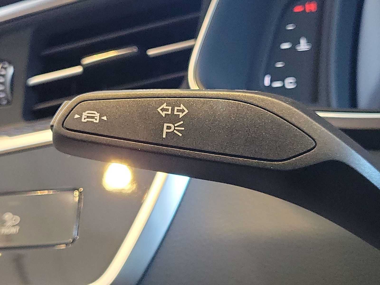 Certified 2025 Audi RS 6 performance AWD/4WD image 24