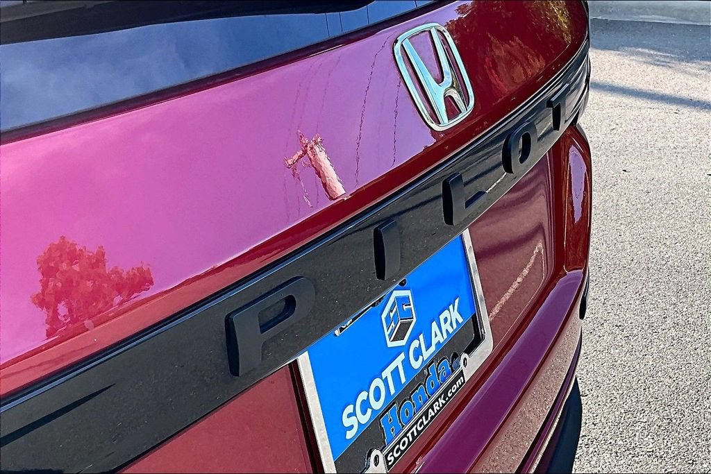 Used 2025 Honda Pilot TrailSport image 26