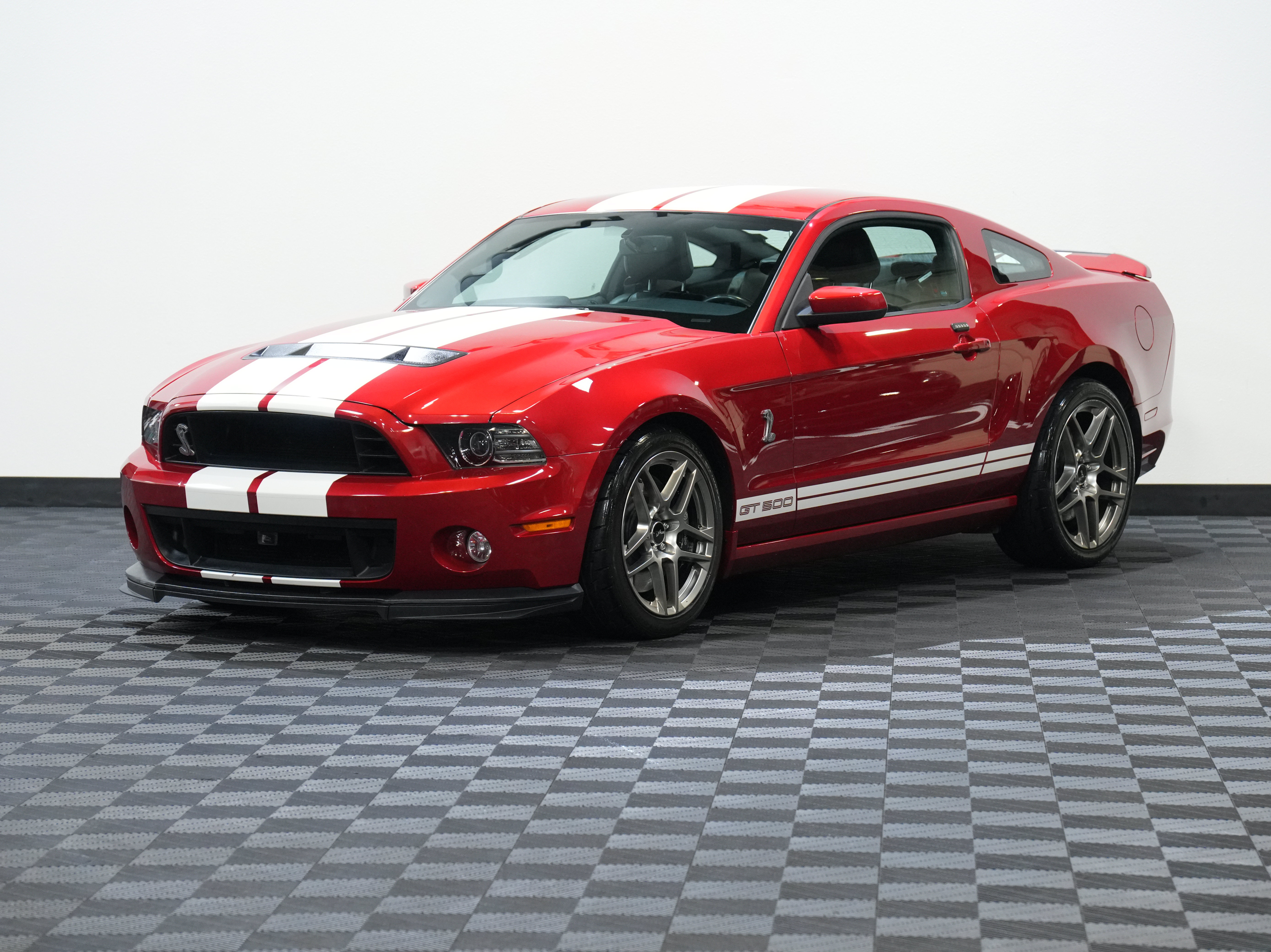 Used 2013 Ford Mustang Shelby GT500 w/ Electronics Pkg RWD image 3
