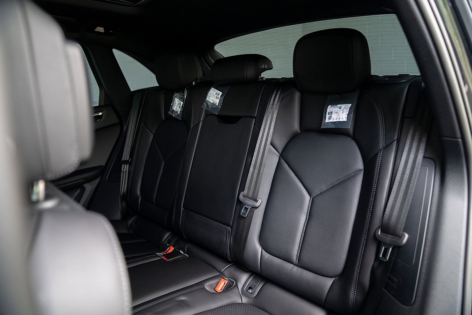 Used 2025 Porsche Macan Base image 19