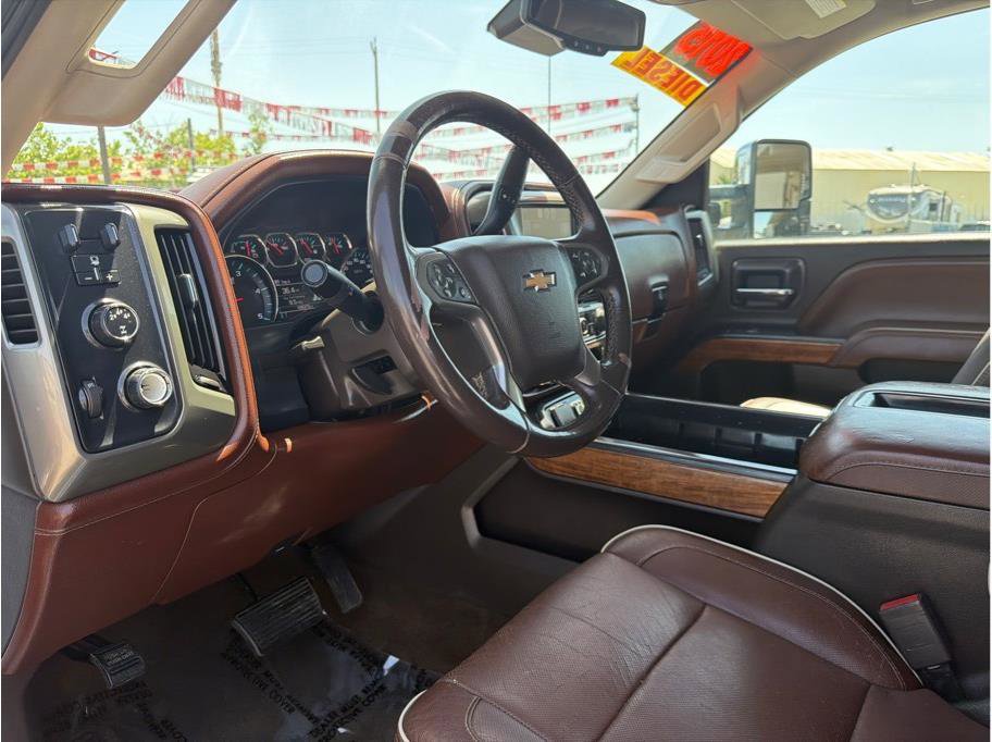 Used 2015 Chevrolet Silverado 2500 High Country w/ Duramax Plus Package image 5