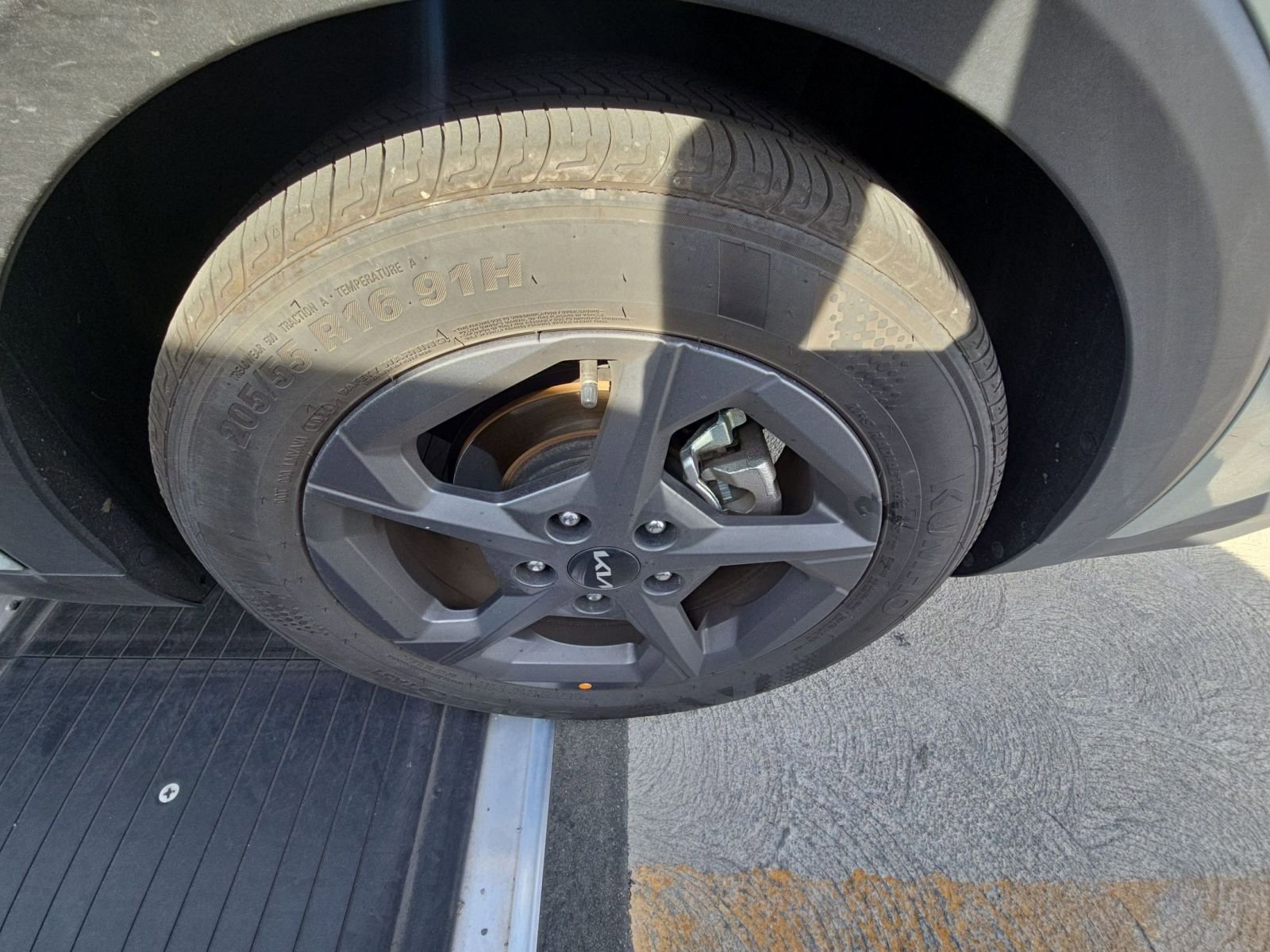 Used 2025 Kia K4 LXS image 7