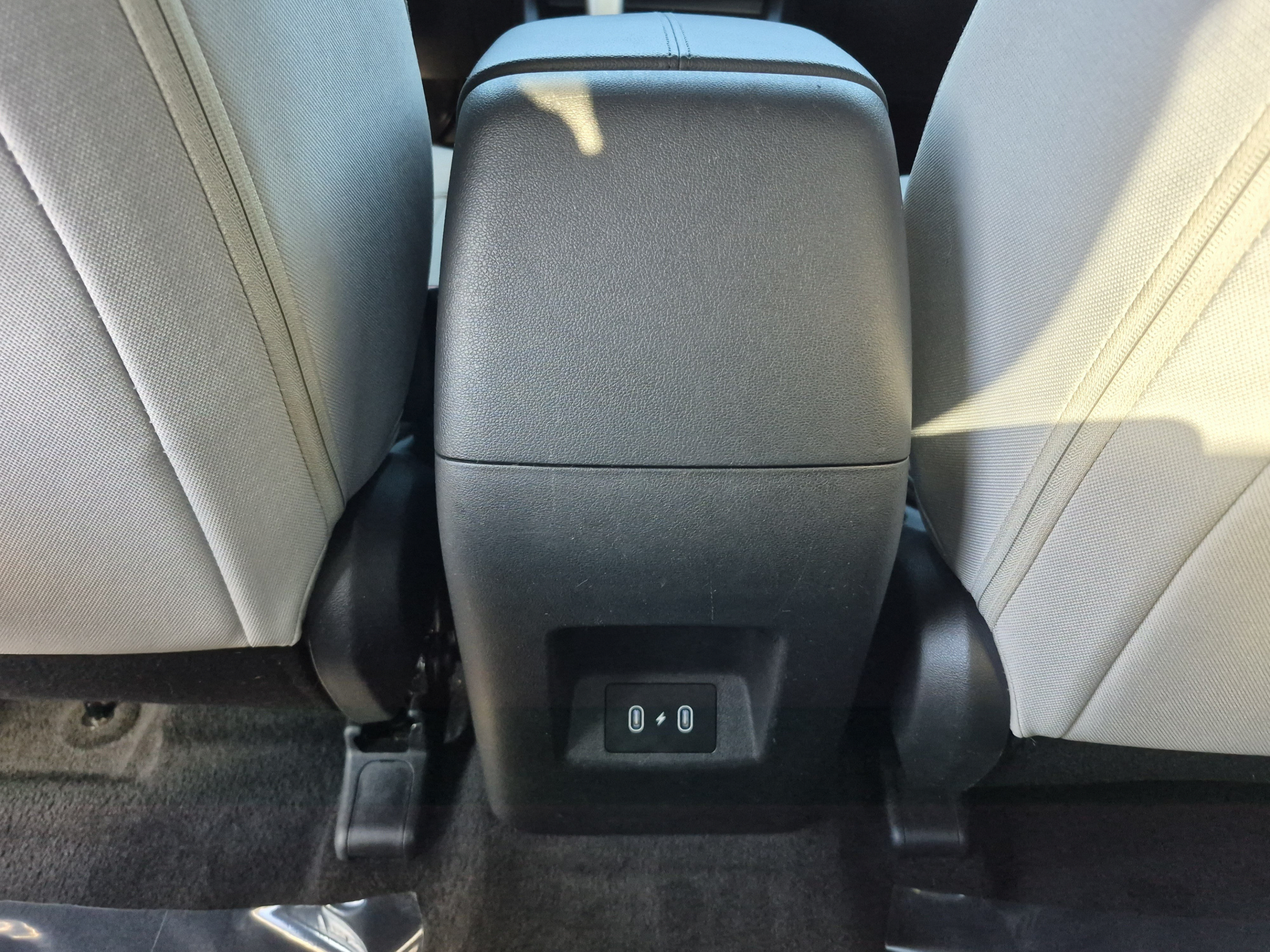 Used 2025 Hyundai Santa Cruz SE FWD image 14