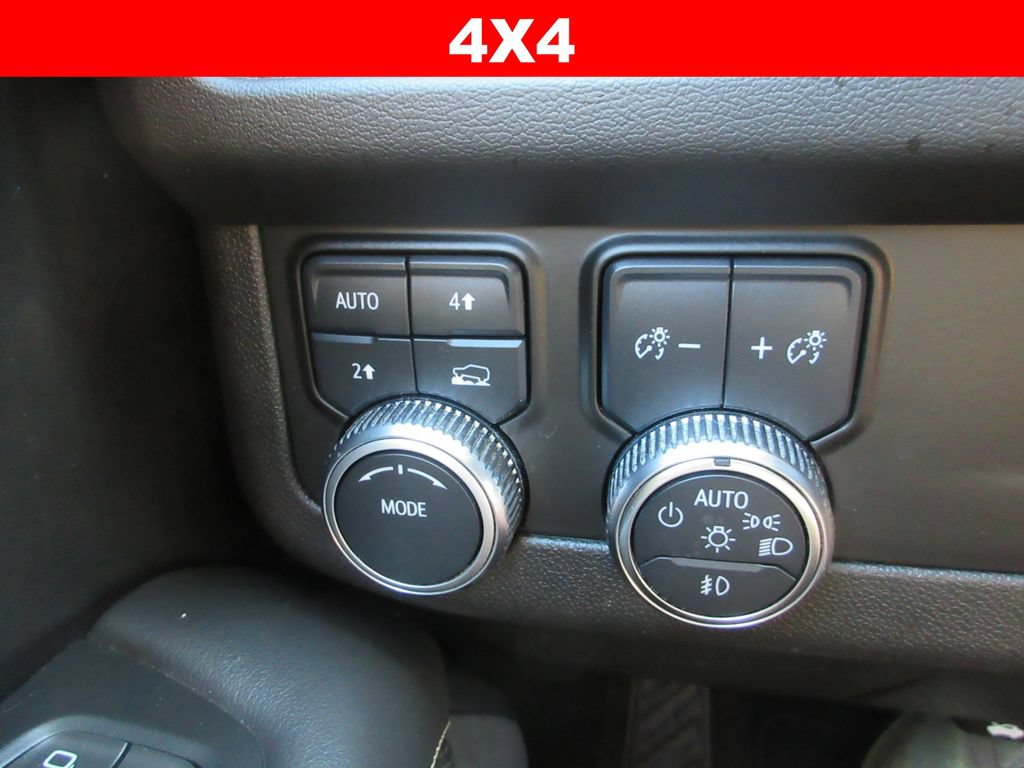 Certified 2022 GMC Yukon SLT w/ SLT Premium Package AWD/4WD image 29