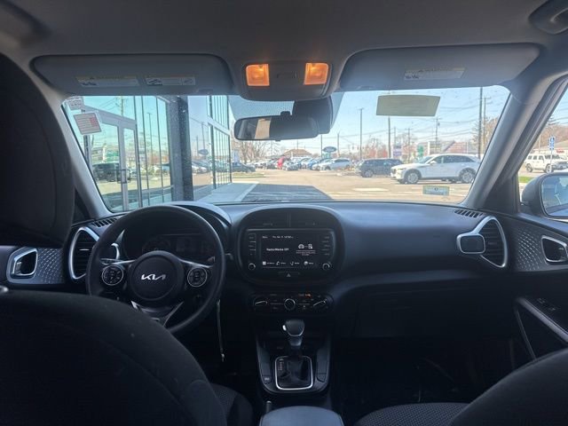 Used 2022 Kia Soul LX w/ Technology Package image 13
