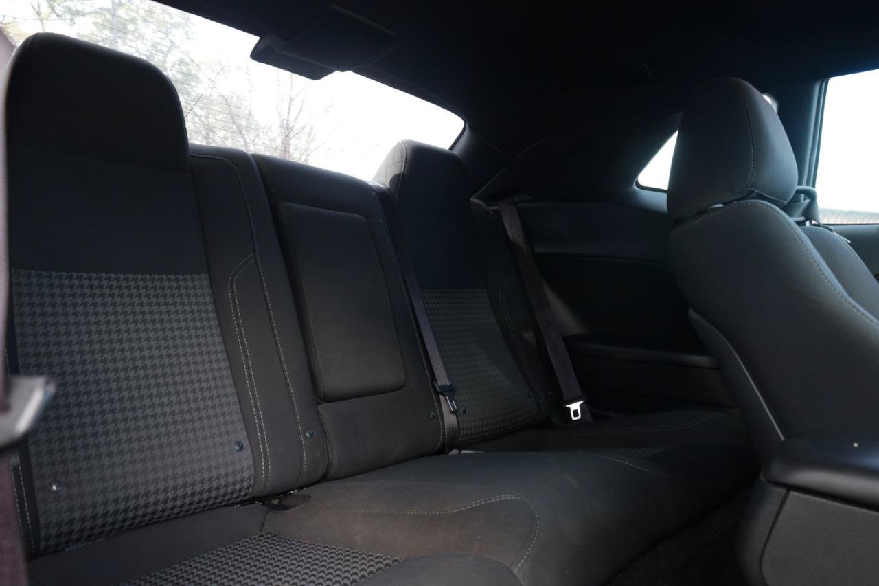 Used 2017 Dodge Challenger R/T RWD image 33