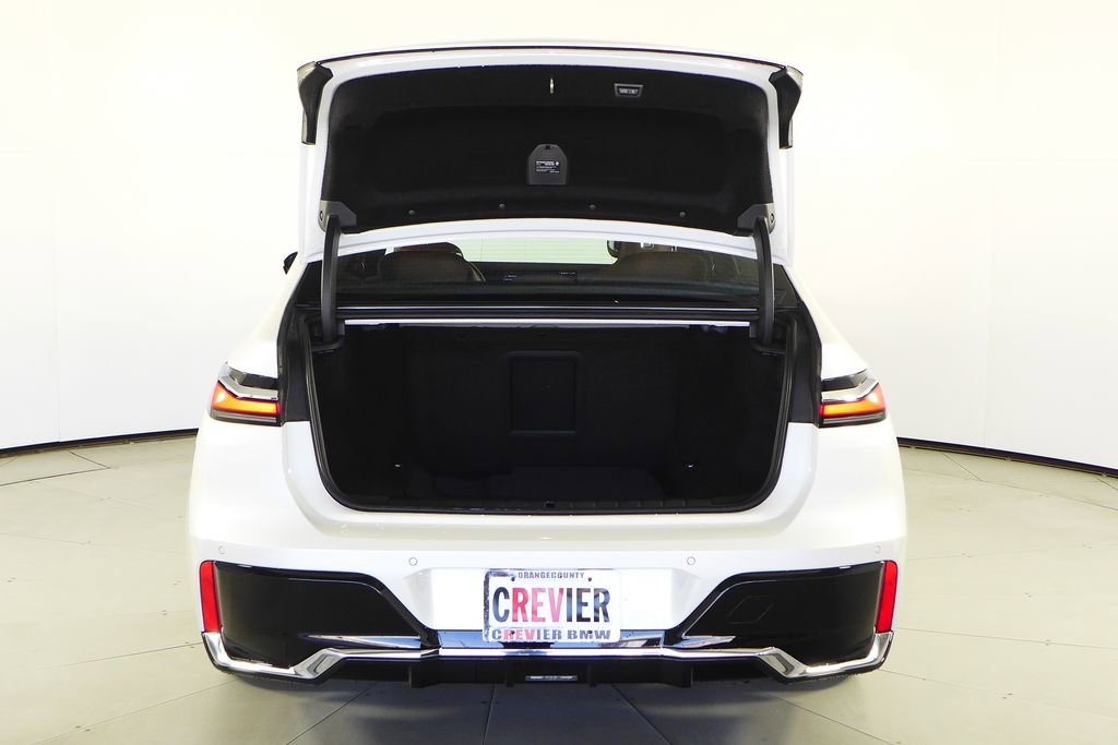 Used 2025 BMW 740i RWD image 10