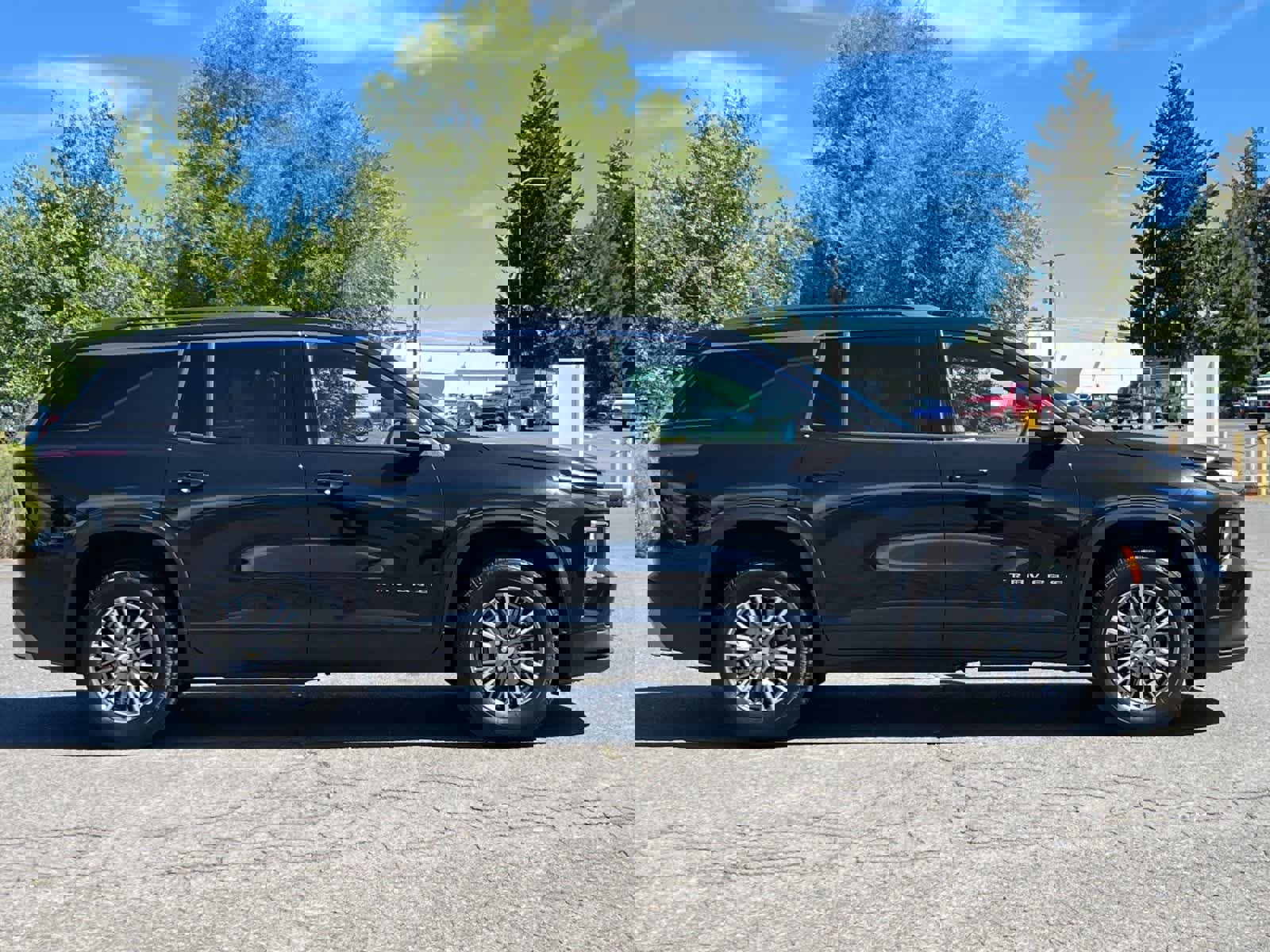 Certified 2025 Chevrolet Traverse LT image 8