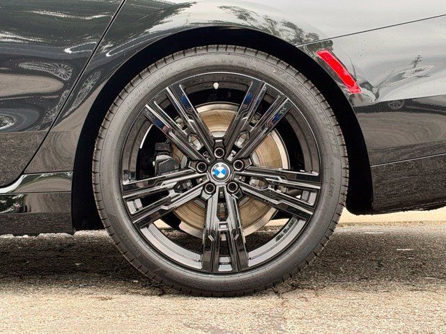 New 2027 BMW 740i xDrive w/ Executive Package AWD/4WD image 3