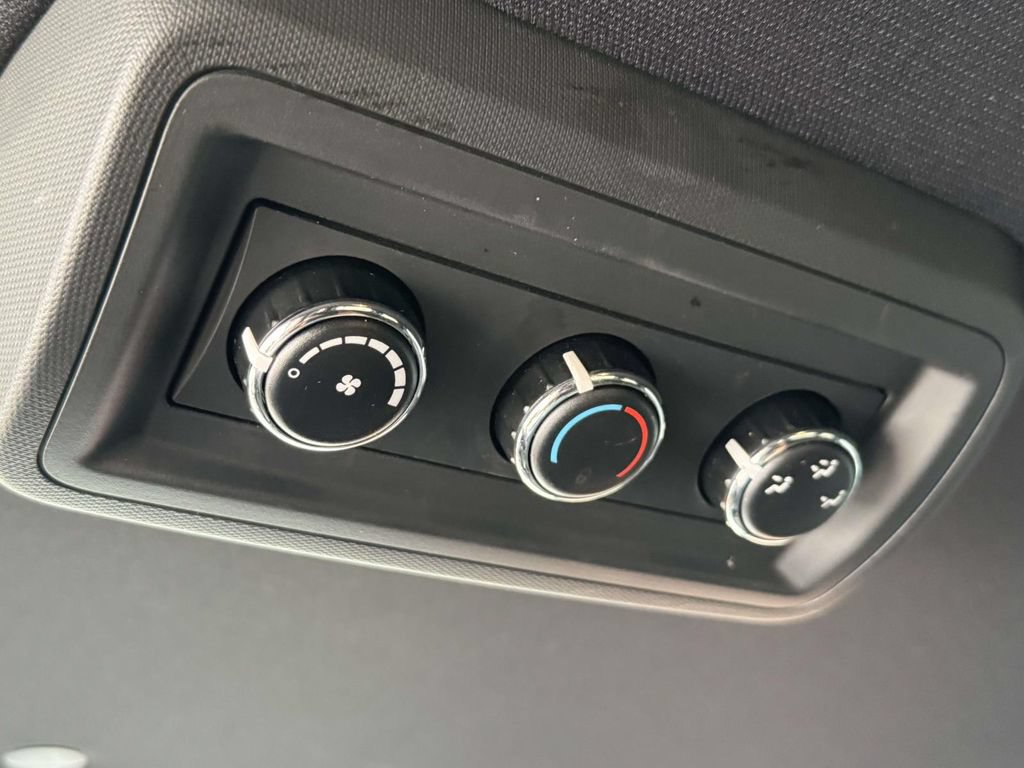 Used 2020 Dodge Grand Caravan SE FWD image 21
