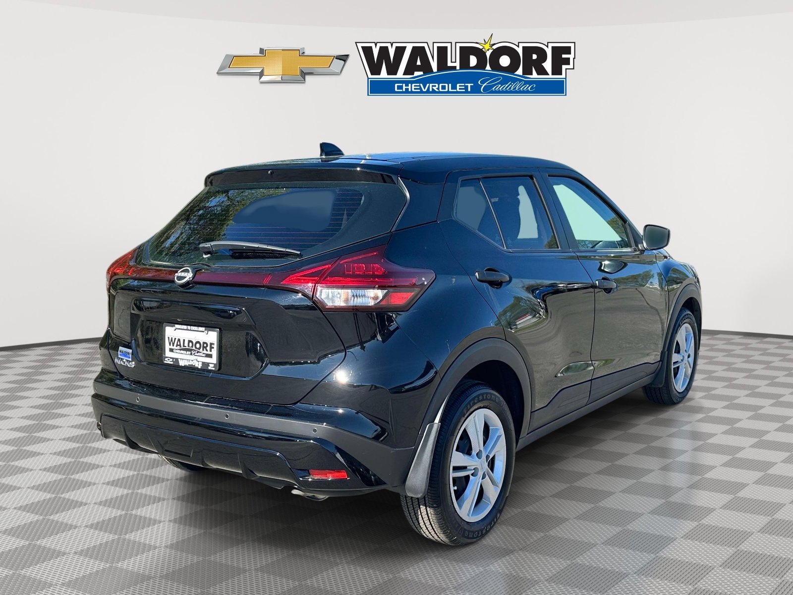 Used 2025 Nissan Kicks Play S image 6