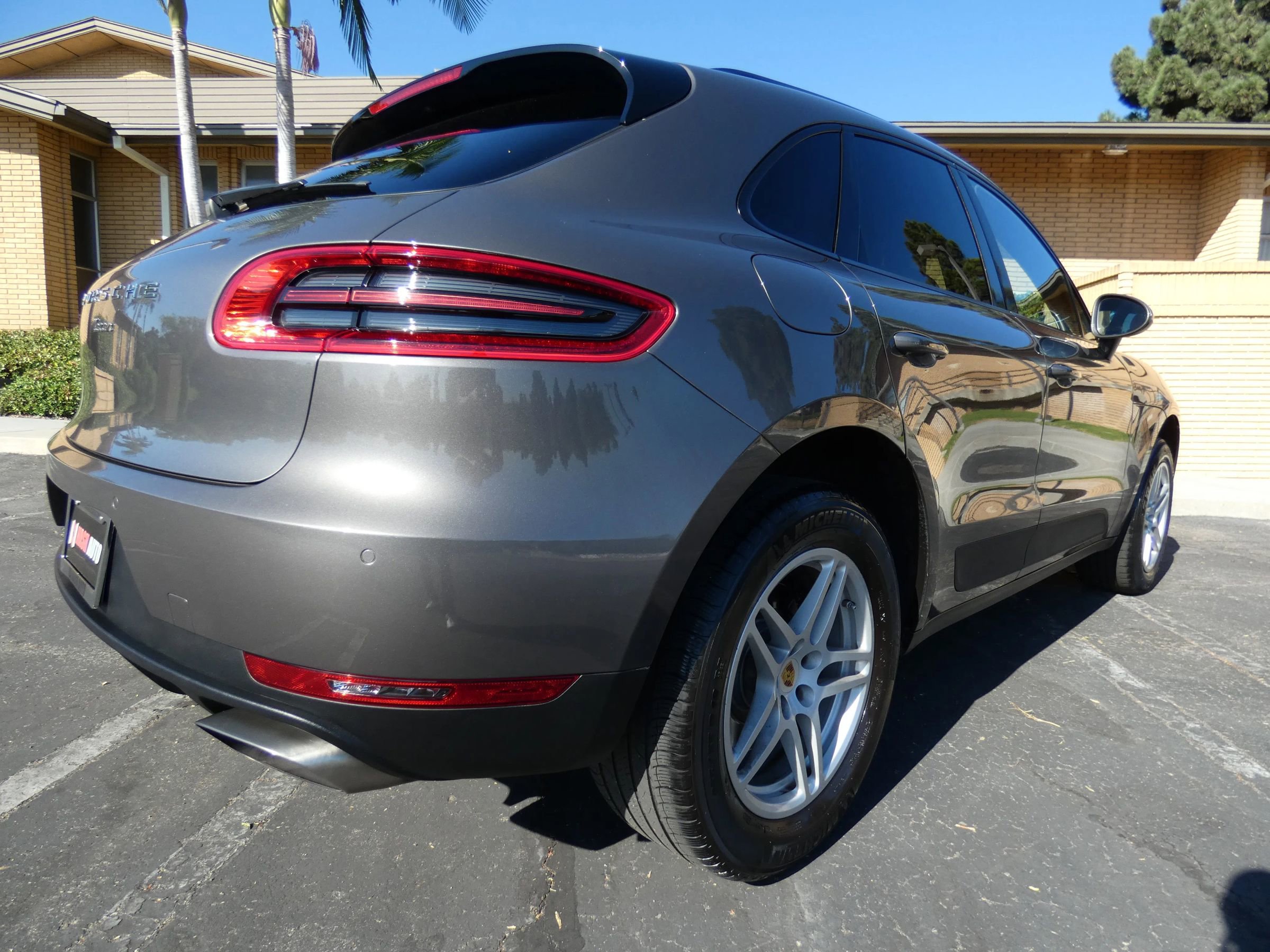 Used 2018 Porsche Macan Sport Edition image 8