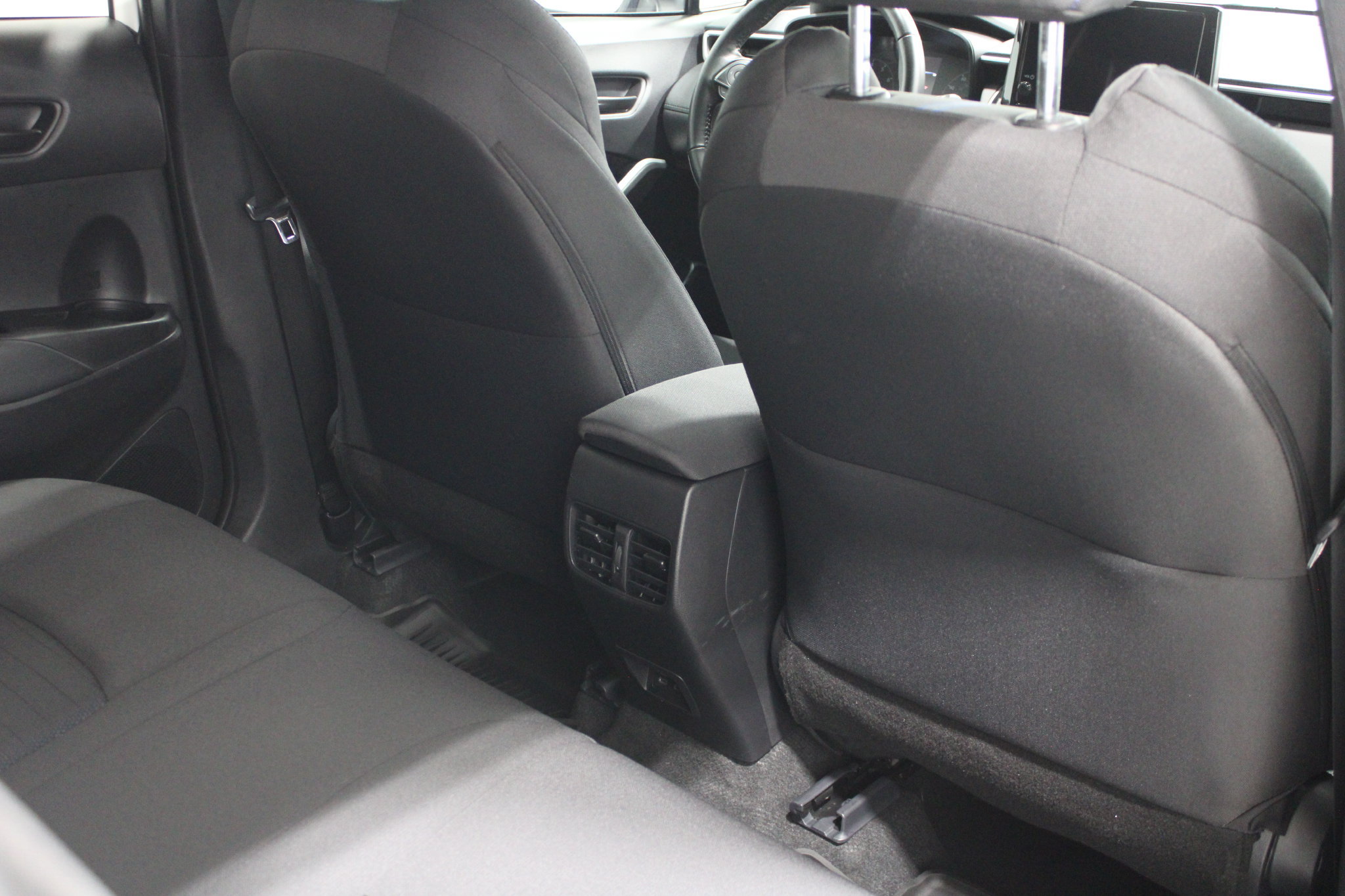 Used 2025 Toyota Corolla Cross AWD Hybrid image 18