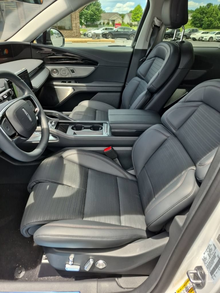 New 2026 Lincoln Nautilus Reserve AWD/4WD image 18