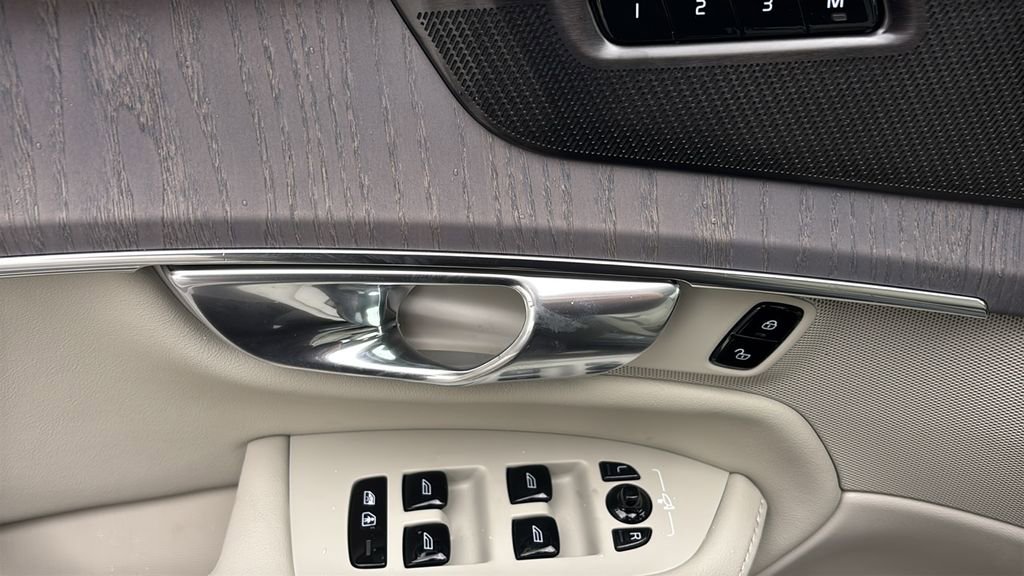New 2026 Volvo XC90 B6 Ultra image 13