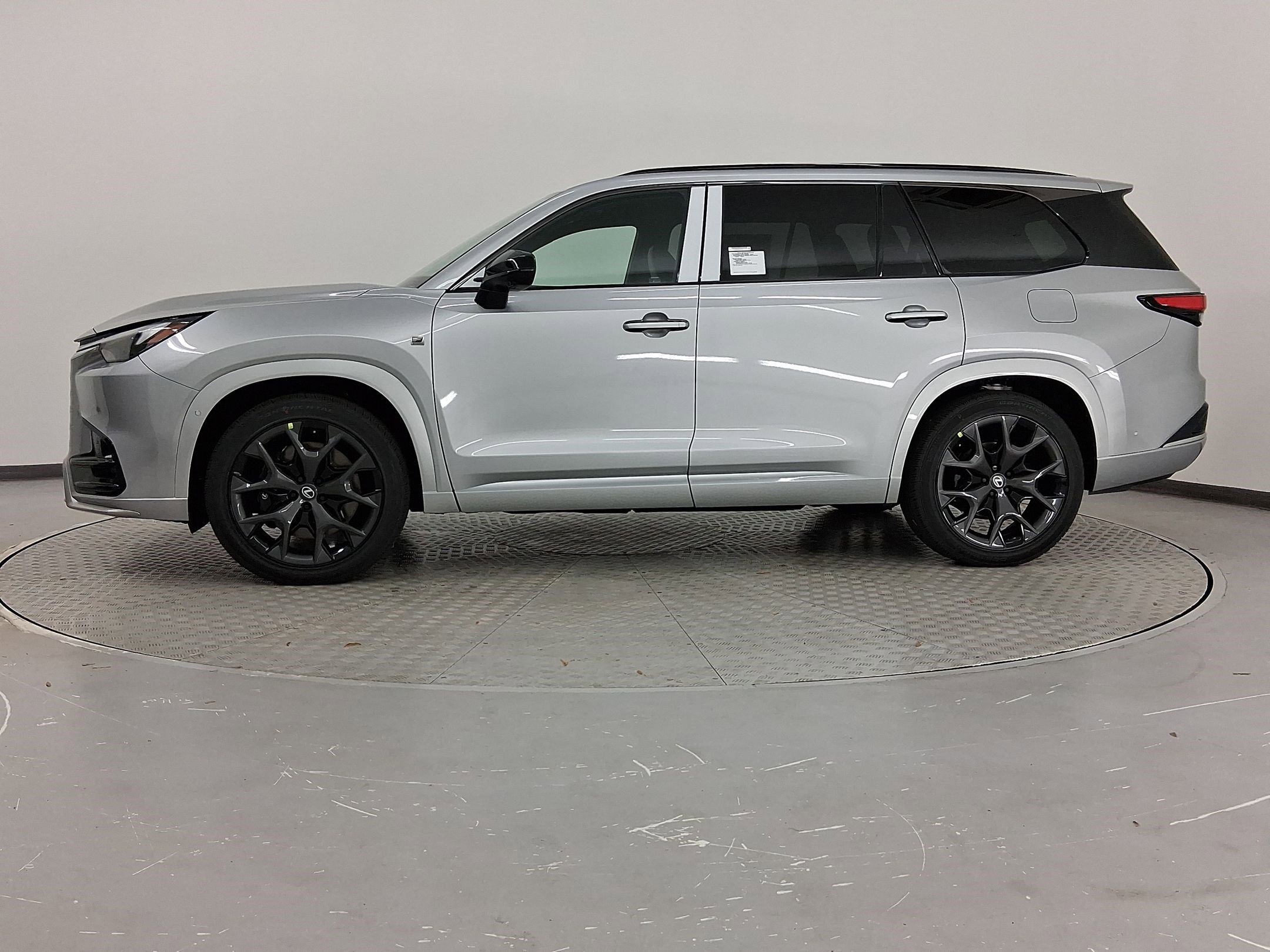 New 2026 Lexus TX 500h AWD image 2