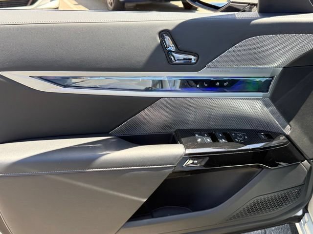 Certified 2023 BMW i7 xDrive60 AWD/4WD image 17
